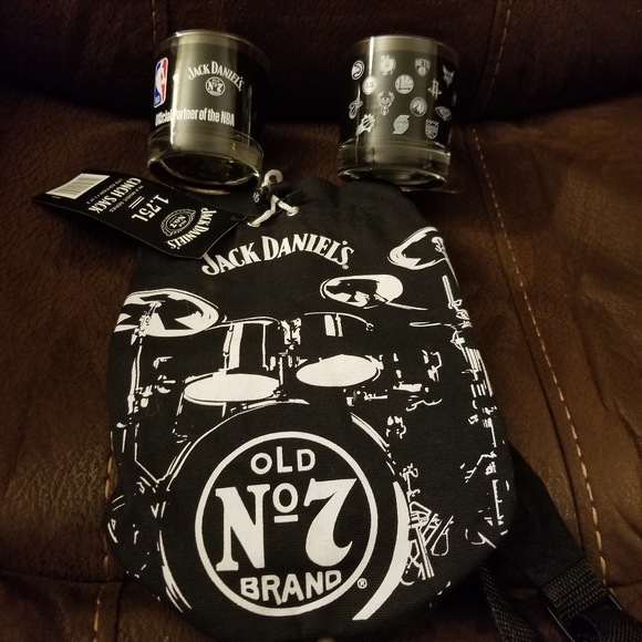 Jack Daniels Other - Pair of Jack Daniel's NBA Glasses and Cinch Sack